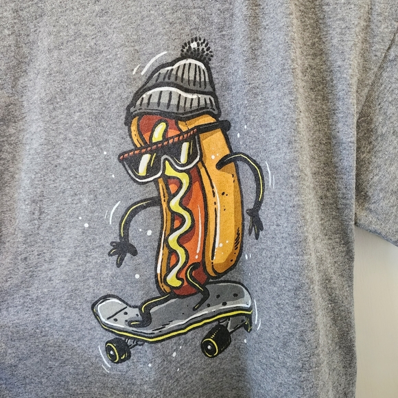 Delta hotdogs on a skateboard grafic Mens M t-shirt used good condition - Picture 3 of 4